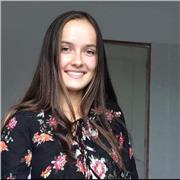 Etudiante dans la communication et la gestion, je peux vous donner des cours de français